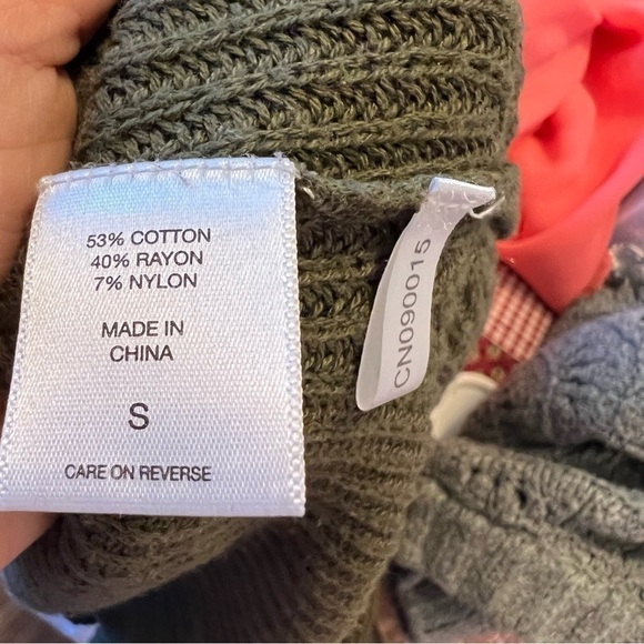 Soho New York & Co Jeans V-Neck Sweater Olive Green - Picture 10 of 10